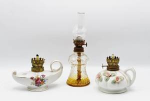 lot 2160 image: 3 Vintage Oil Lamps - Genie Lamp