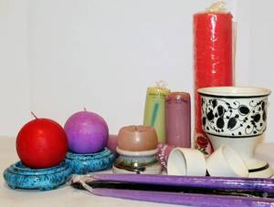 lot 2166 image: 6 Vintage Candle Holders and Assorted Candles