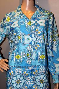 lot 2238 image: PY Kettes Vintage Womens Long Polyester Blouse with Big Collar