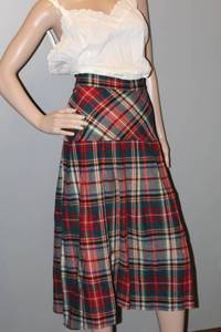 lot 2240 image: Vintage Womens Plaid Calf Length Skirt