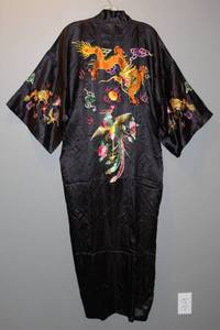 lot 2254 image: 100% Black Silk Kimono Golden Dragon Hand Embroidered Size XL - New Vintage