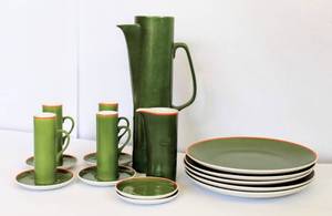 lot 2299 image: 17 pc Vintage LaGardo Tackett Schmid Porcelain Japan Espresso Set Green