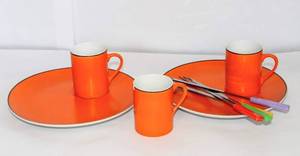 lot 2302 image: 3 Vintage LaGardo Tackett Schmid Porcelain EspressoCoffee Cups & 2 Plates