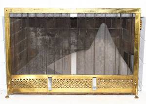 lot 2334 image: Vintage Brass Fireplace Screen 44 w x 29 t