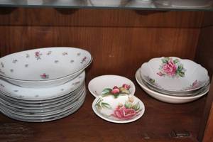 lot 2305 image: 13 Pieces of Assorted Leftons and Rosechintz by Meito China, 3 Bowls, 1 Double Server Tray, Matching Server Dish and 8 Plates