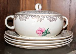 lot 2312 image: Delmar Rosa Warranted 22 KT Gold, 4 Plates, Lidded Server, Salt and Pepper Shakers, 14 Piece Stemware