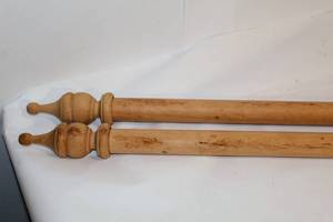 lot 2323 image: Single 8FT Wooden Curtain Rod