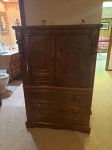 lot 5265 image: Chest of Drawers