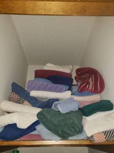 lot 5302 image: Lot Of Cleaned Towels And Dish Towels