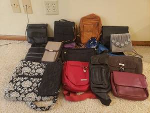 lot 5309 image: Lot of Purses