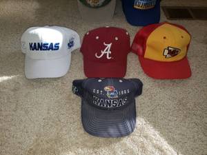 lot 5314 image: Lot of Sports and Advertising Hats