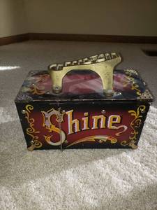 lot 5317 image: Vintage Shoe Shine Box