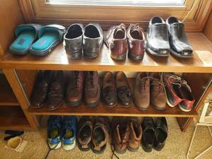 lot 5325 image: Lot of Mens Shoes Size 9 ( 13 Pairs )