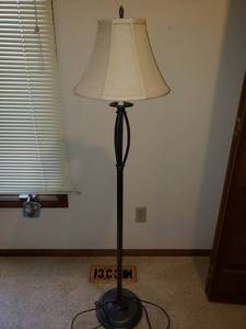 lot 5342 image: Matching Floor and Table Lamp&nbsp