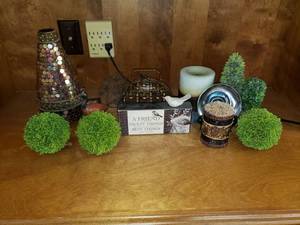 lot 5360 image: Home Decor and Candles