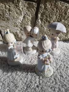 lot 5379 image: Lot of Precious Moments