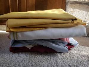 lot 5383 image: Lot of Clean Linen