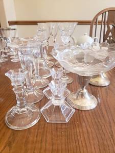 lot 5401 image: Glass Dishware