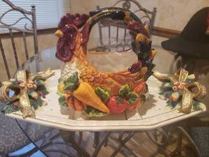 lot 5414 image: Kitchen Home Decor Signature Home Collection with Serving Tray