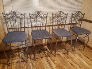 lot 5427 image: Four Iron Barstools