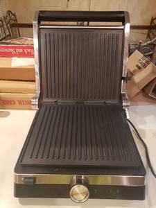 lot 5428 image: Panini Press and Food Saver Vacuum Packaging System