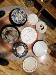 lot 5429 image: Lot of Plates and Platters