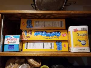 lot 5430 image: Lot of Unopened Unexpired Goods