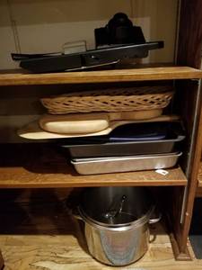 lot 5434 image: Lot of Aluminum Pans and Cheese Slicer