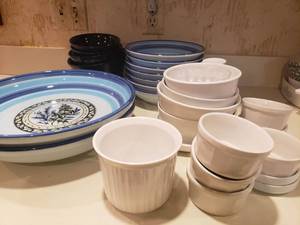 lot 5437 image: Glass Dishes Made in Italy and Various Dishware