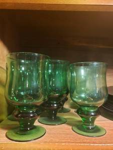 lot 5440 image: Emerald Green Dishware