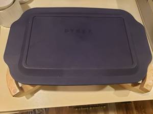 lot 5442 image: Pyrex and Holder