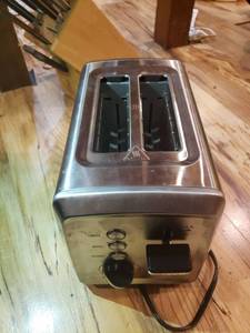 lot 5458 image: Toaster and Food Scale