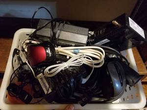 lot 5472 image: Lot of Chargers and Computer Accessories