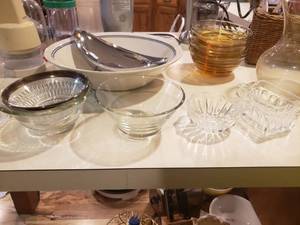 lot 5482 image: Various Glass Dishware