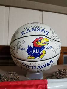 lot 5502 image: 1999-2000 KU Basketball Team Signed by all Players