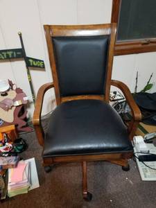 lot 5504 image: Mahogany and Leather Office Chair