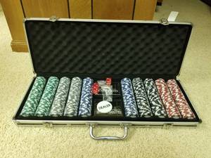 lot 5515 image: Poker Chip Set with Case with Keys