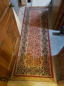 lot 5540 image: Hallway Rug