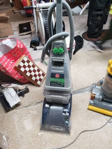 lot 5564 image: Hoover Carpet Cleaner