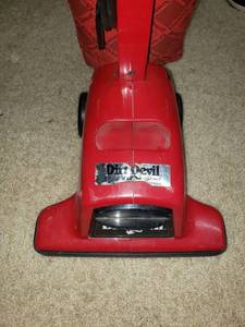 lot 5570 image: Dirt Devil Vaccum