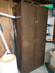 lot 5572 image: Metal Cabinet -Contents Included
