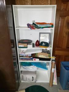 lot 5573 image: 5 Tier Bookshelf -Contents included