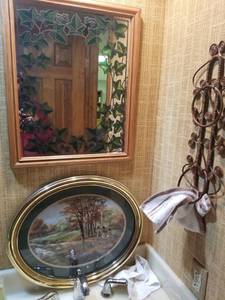 lot 5577 image: Lot of Wall Decor