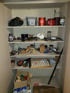 lot 5586 image: Contents of Shelf (Tools Nails)