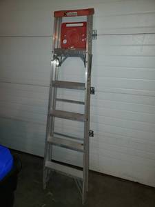 lot 5622 image: 6ft Aluminum Ladder