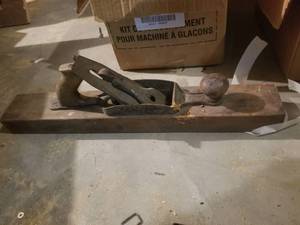 lot 5628 image: Vintage Wood Planer with Wooden Base