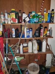 lot 5632 image: Contents of Shelf (Garage Supplies  Garden Supplies)