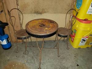 lot 5634 image: Mini Iron Table and Chairs