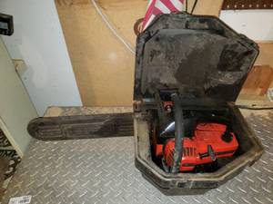 lot 5648 image: Craftsman Chainsaw