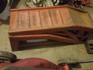lot 5655 image: Lot of 2 Car Ramps